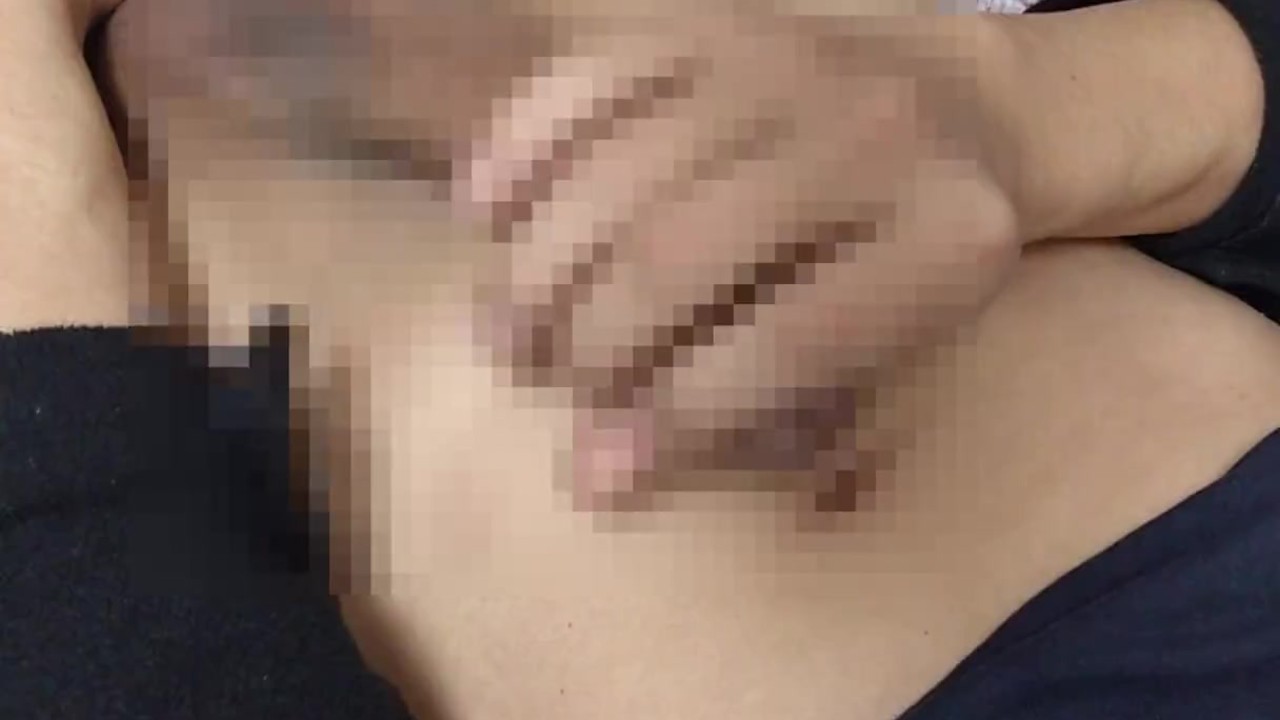 大学生、アナル弄ってオナニー 、指いれたまま射精 - RedTube