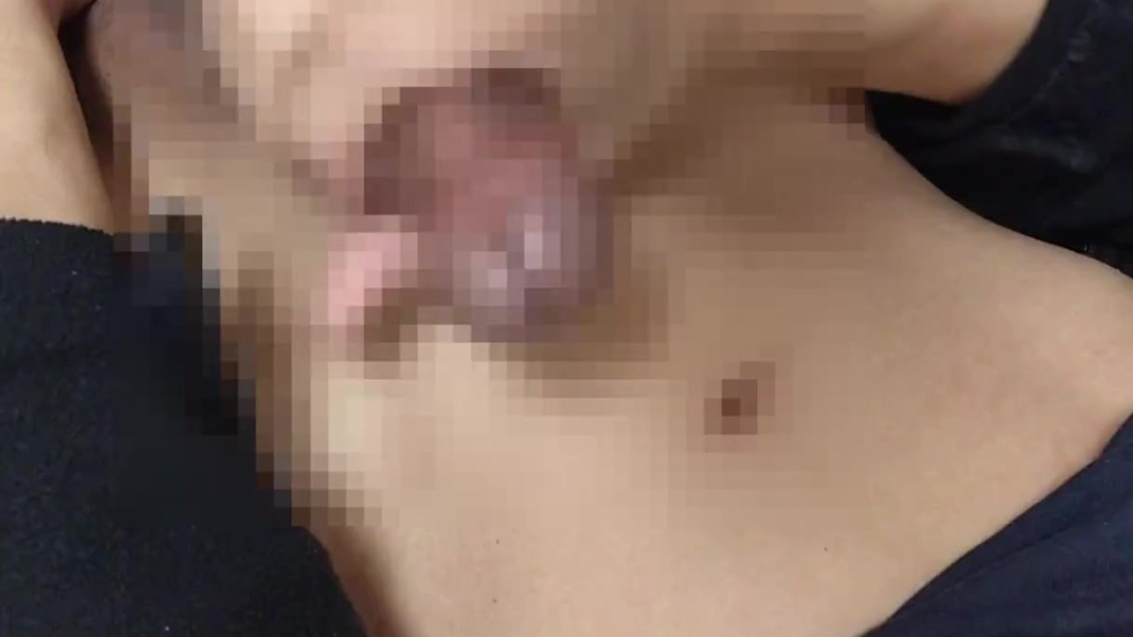 大学生、アナル弄ってオナニー 、指いれたまま射精 - RedTube