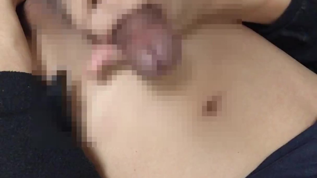 大学生、アナル弄ってオナニー 、指いれたまま射精 - RedTube