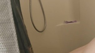  shows ssbbw showering 