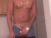 Thug jerking off before work - Screenshot 3 of 16 - Hood