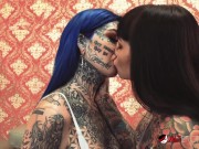 Tattooed babes Amber Luke & Tiger Lilly play with toys 1/16