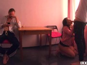 Похотливая жена брата отсосала мой хуй 15/16