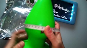 Sinnovator Thick Silicone GIANT Butt Plug - UNBOXING (Bottomtoys)