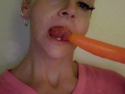 CHUBBY THICK MILF GILF AMATEUR PORN STAR  HOUSEWIFE HUMPINHANNAH  GIVES POPSICLE  A PROPER BLOWJOB  7/16