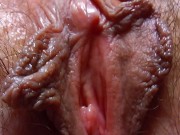 Она шевелит своим клитором очень крупным планом! 16/16