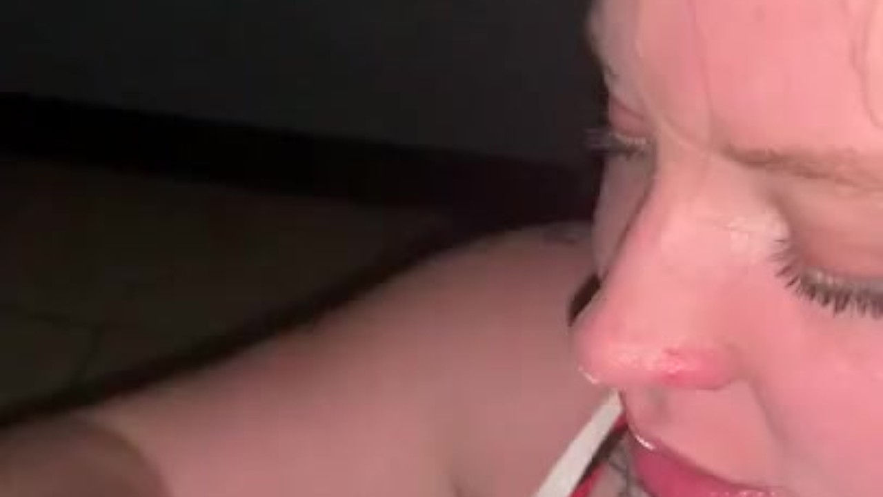 Cumshot In Her Mouth - She don't want cum n her mouth - RedTube