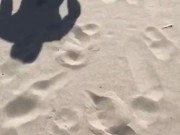 Девушка уговорила за деньги показать свой член и потанцевать голой на пляже - Screenshot 6 of 16 - HD