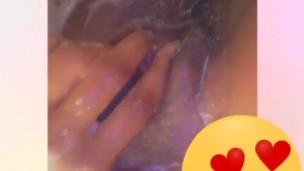 Fat pussy play in the shower