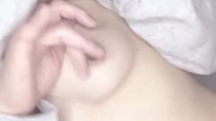 【主観チクニー】服2枚越しでもわかるぽっちりちくび 寒くても気持ちよくなりたい Japanese nipple masturbation orgasm