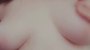 Brunette bbw playing with her tits 