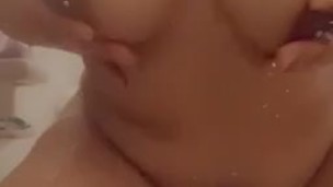 Juicy Latina hora do banho