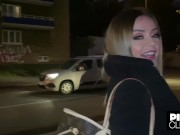 Martina Smerladi si fa scopare nel camerino dal cazzone nero di Freddy Gong 1/16