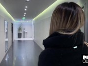 Martina Smerladi si fa scopare nel camerino dal cazzone nero di Freddy Gong 4/16