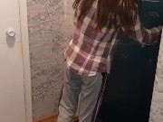 Встретила меня с командировки кунилингусом на чемодане 1/16