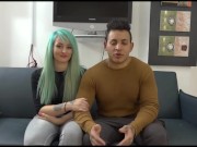 Jovencita de 19 y su primera incursión en el porno