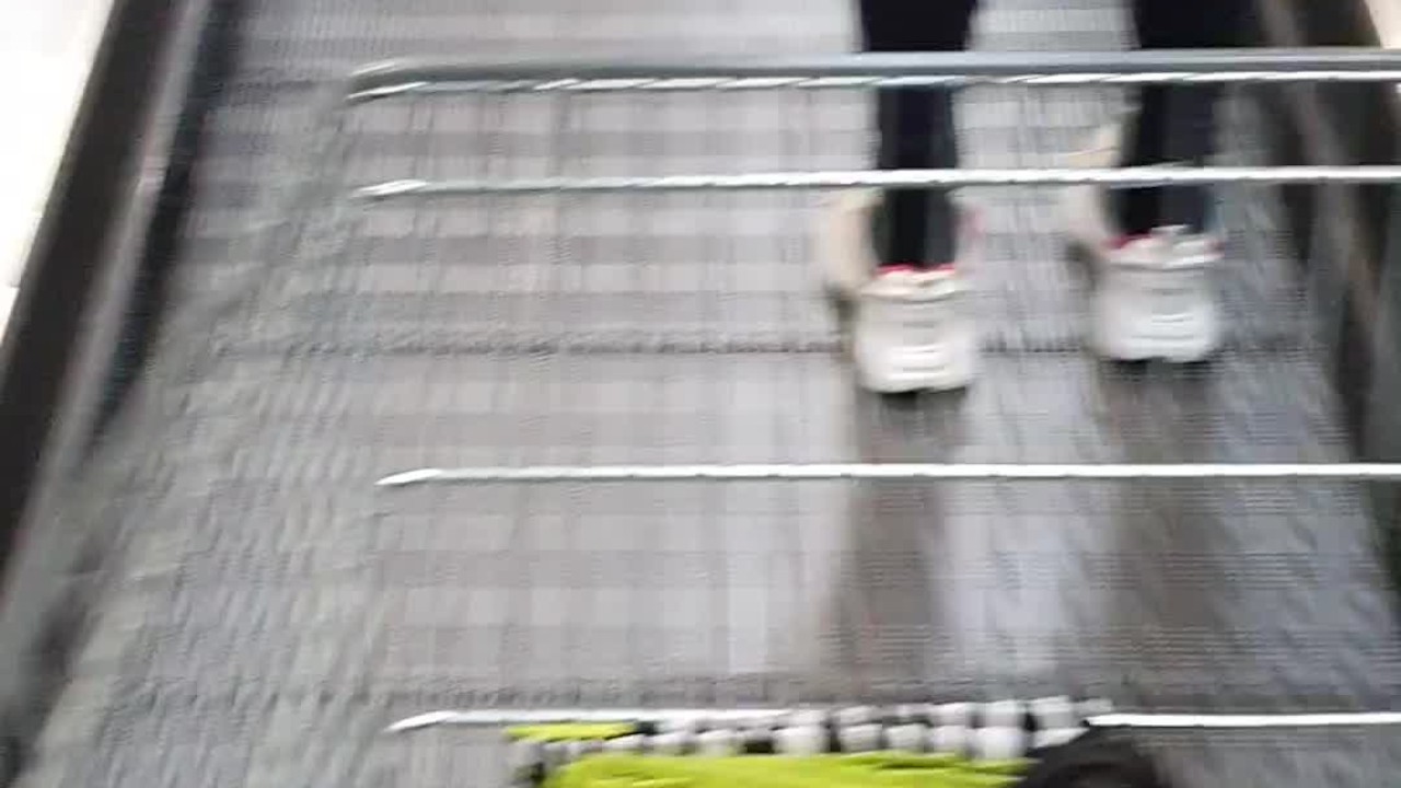 Candid Seethrough Leggings of Latina Babe in Shopping Mall ...