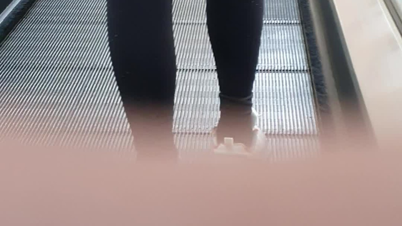 Candid Seethrough Leggings of Latina Babe in Shopping Mall ...