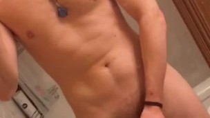 Man in The Mirror - Hung Bohemian Cocksman is a heavy cummer. Look at that LOAD!