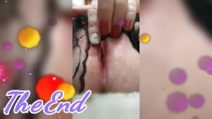 Sexy Girl plays with her fingers with her shaved Pussy. Homemade