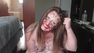 Grande gordura sem valor porco degradando-se | escrita corporal | puxão de cabelo | auto-tapa