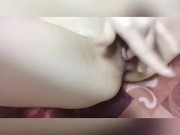 めんへらパイパン女子、指オナでイッてびくびく痙攣（素人、自撮り、無修正） 10/16