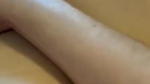 Finger bang that juicy noisy pussy