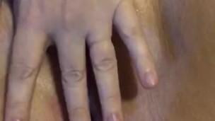 JUICY PUSSY LIPS SMACKING MY FINGERS POPPING AND YOUR COCK THROBBING AND YES I DO PRIVATE PERSONALS!