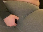 Пышка мастурбирует в лосинах. Влажная киска. Пышка в легинсах. Ирина Природа 9/16