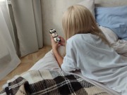 beautiful milf loves to watch pornhub and swallow a fat cock 1/16