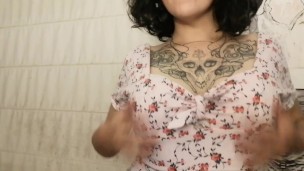 Vestida bien fiu fiu para la cena navideña pero les doy un pequeño regalo :3