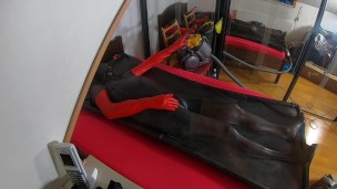 Vacbed experience alone - vacbed with gloves
