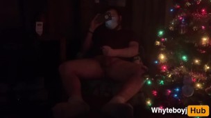 JINGLE BALLS! Stud Shoots big load for Mrs.Claus 