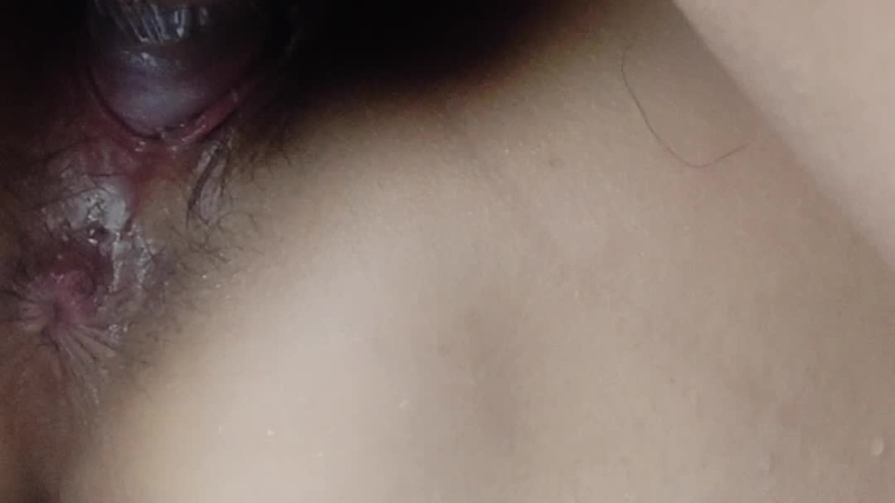 充满蜜汁的小穴只舔了一会就喷了,潮吹,舔鲍,喷水 - Video di sesso gratis - RedTube