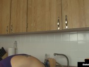 Big bOObed Mommy Charlee Chase Blows Hubby During Shampoo! 11/16