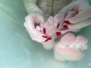 Школьница показывает ножки под водой. Показываю пальчики и пяточки ног. foot Fetish- футфетиш - Screenshot 9 of 16 - Foot