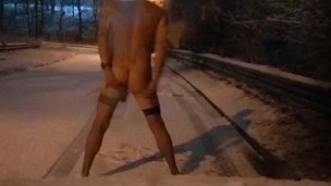Nude in this year's first snow 