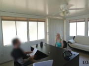 LOAN4K. Agente de préstamos penetra el coño apretado y le da un crédito a la chica 2/16