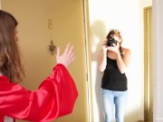 Crazy groupie gets more than she bargained for 1/16