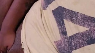 Bbw tímida pensando no cara do lado dela enquanto brinca com seu chocolate lil 