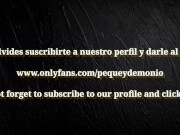 CONOZCO A UNA CHICA EXHIBICIONISTA, ME PROVOCA POR LA CALLE Y ACABAMOS FOLLANDO EN EL PARKING. 14/16