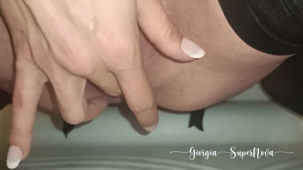 First time squirting orgasm - beauty masturbation in the shower - Vídeo de sexo gratis - RedTube