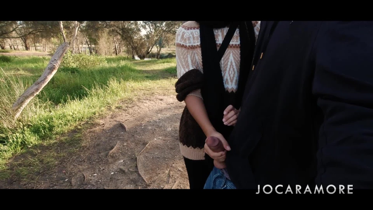 PUBLIC HANDJOB - EROTICA EN ROUTE (EPISODE 9) - 無料セックスビデオ - RedTube