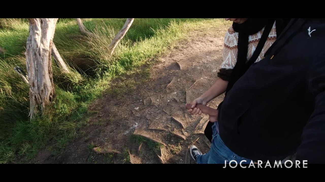 PUBLIC HANDJOB - EROTICA EN ROUTE (EPISODE 9) - 無料セックスビデオ - RedTube