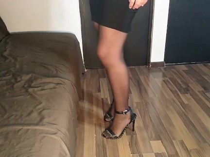 PANTYHOSE TEASE, WORSHIP MY PANTYHOSE LEGS AND FEET NOW BOY!