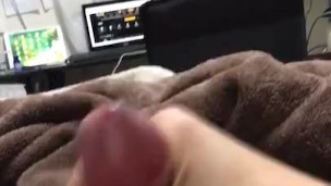 オナニーが好き過ぎて毎日3回はしてしまう。性欲旺盛で困ってます。