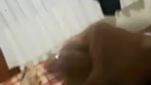 Dominicano de masturbandose y de derrama 