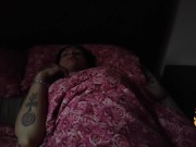 Ladymuffin si masturba a letto 3/16