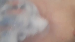 Teaser de Titty com sabão