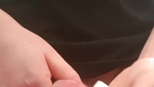 Masturbation avec gémissements et éjaculation